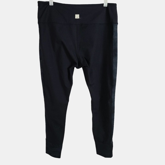 Vuori Asymmetric Block Leggings Black Camo Contrast XLarge - Picture 9 of 12